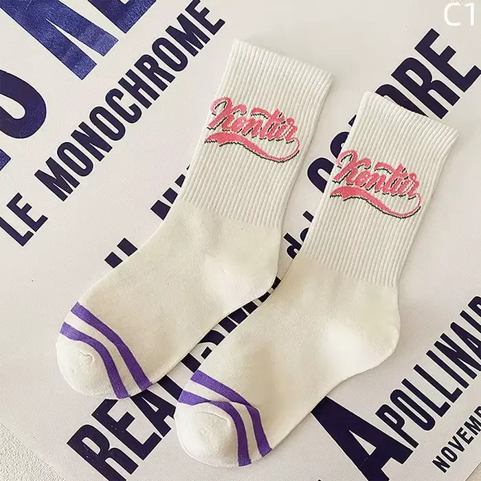 Chaussettes en coton à imprimé cœur violet pour femmes, chaussettes à tube moyen, chaussettes hip ho