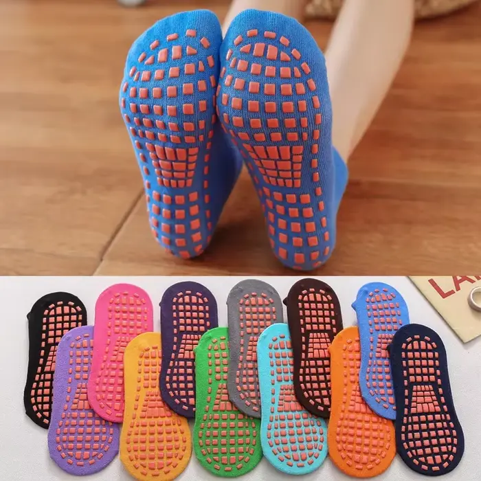 Chaussettes antidérapantes pour enfants et adultes