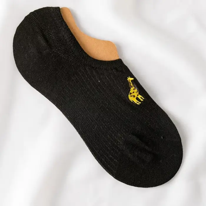 Chaussettes courtes brodées mignonnes pour femmes, invisibles, antidérapantes en silicone, basses à 