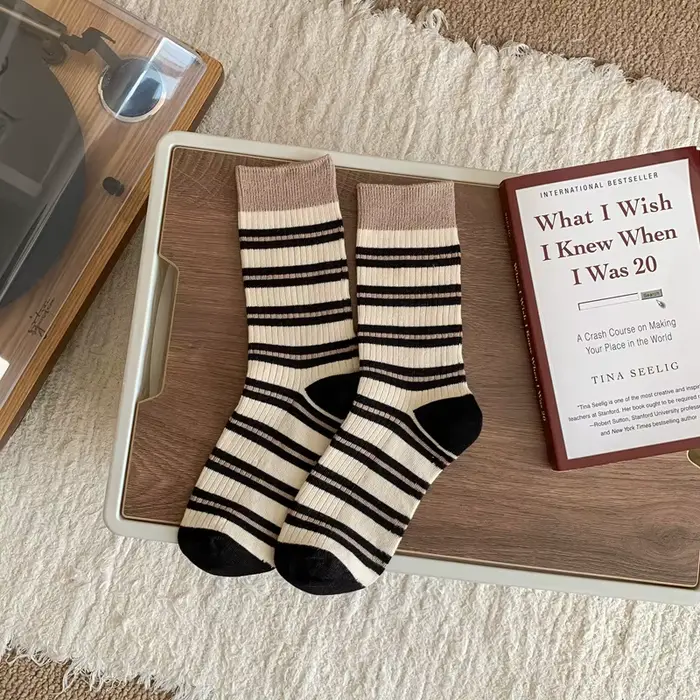 Femmes chaussettes multicolore rayé tricot coton moyen Tube chaussettes femmes décontracté mode Hara
