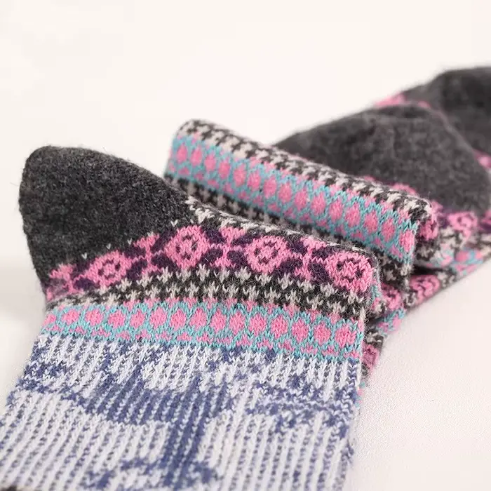 Chaussettes multicolores pour femmes