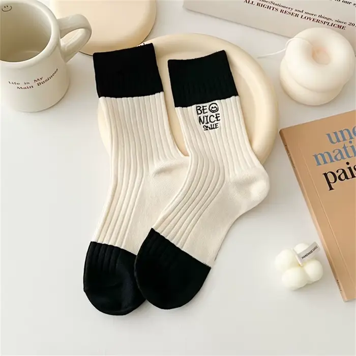 Chaussettes en molleton de coton doux pour femmes, lettre brodée fraîche, noir ingent, beige, café, 