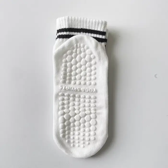 Chaussettes antidérapantes pour femmes, chaussettes de yoga Pilates avec double rayures, chaussettes
