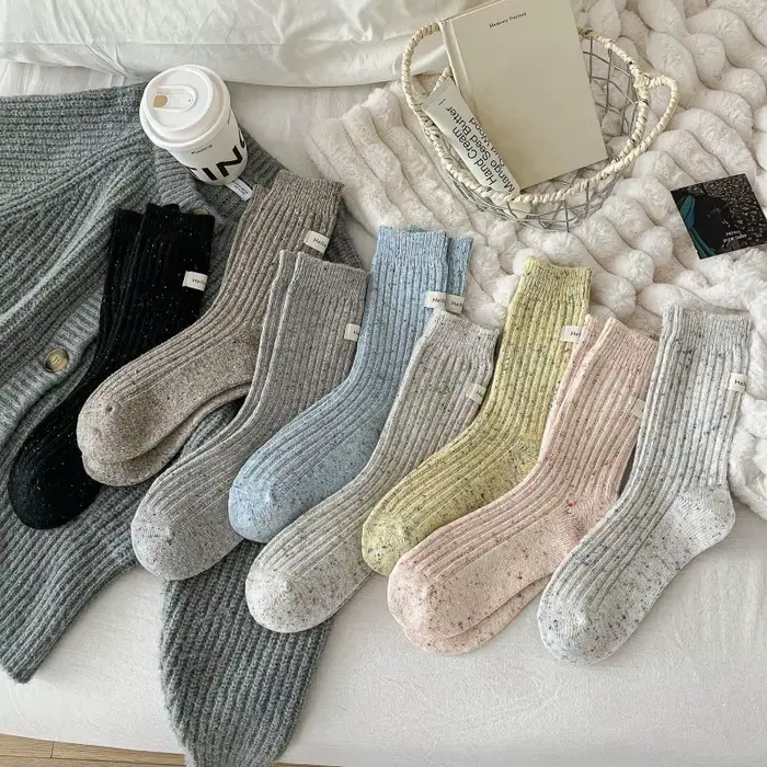 Chaussettes en laine de style japonais pour femmes et filles, chaussettes optiques pour femmes, fil à pois chaud, décontracté, simple, rayé, doux, mode