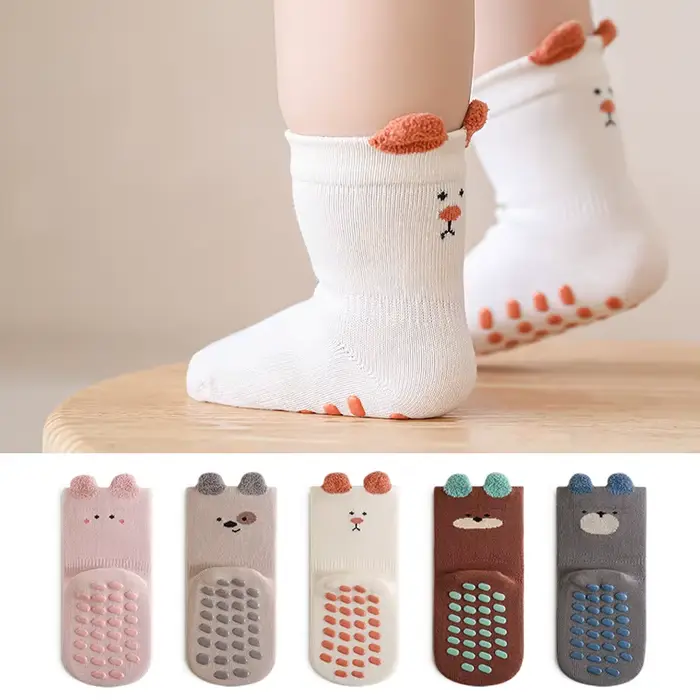Chaussettes en coton pour enfants, filles et garçons, mode automne-hiver, chaussettes mignonnes et douces pour bébés en bas âge, chaussettes de maison antidérapantes de 3 à 5 ans