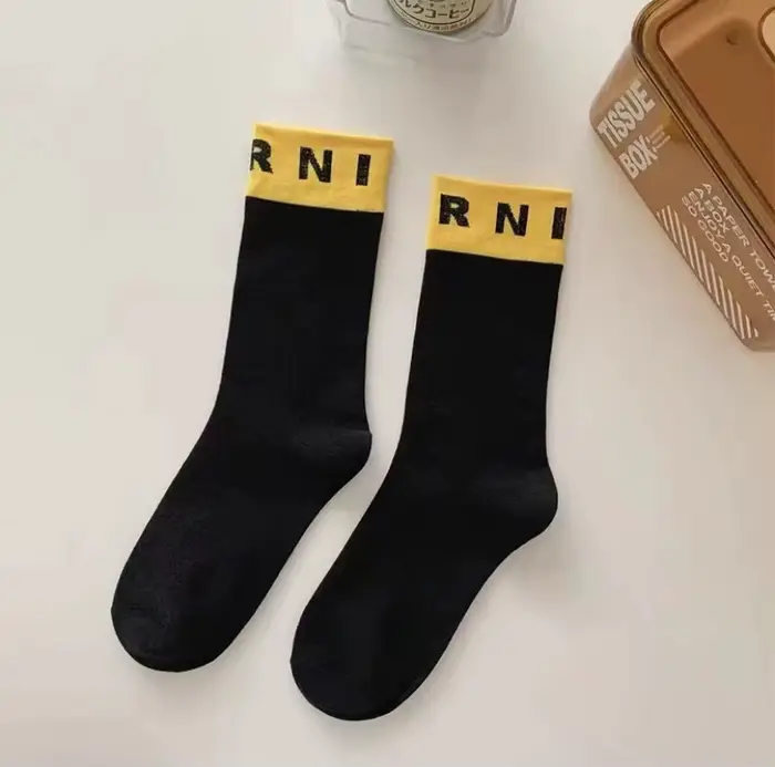Printemps et été nouvelle mode chaussettes personnalité Simple côtelé lettre belle couleur femmes co