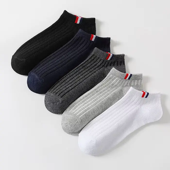 Ensemble de chaussettes en coton à rayures noires et blanches pour femmes, pentagramme brodé, style 