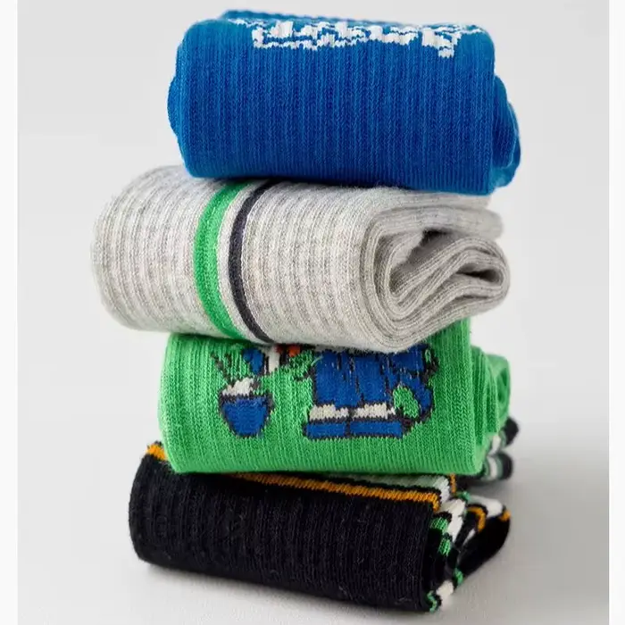 4 paires de chaussettes longues pour enfants