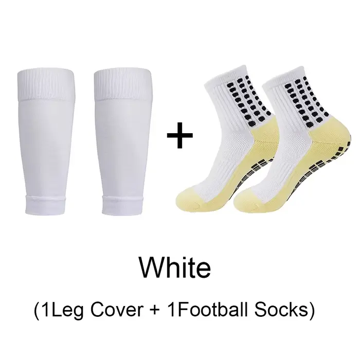 Chaussettes de football saisissantes au sol en plein air avec protège-jambes