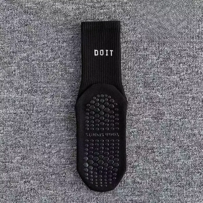 Chaussettes de sol de Fitness pour femmes, chaussettes de Yoga à tube moyen, tendance, absorbant la