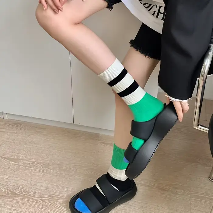Chaussettes en coton rétro pour femmes
