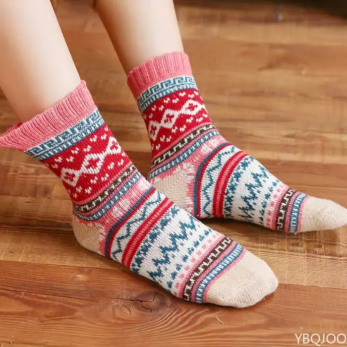 Femmes chaussettes automne hiver à la mode rétro ethnique
