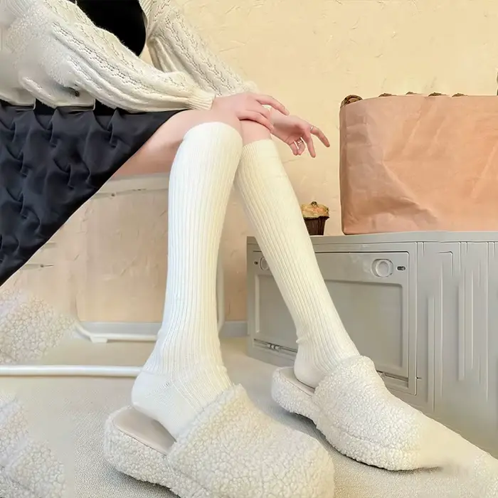 Chaussettes femme automne et hiver épais chaud couleur unie mollet longueur chaussettes noir blanc r