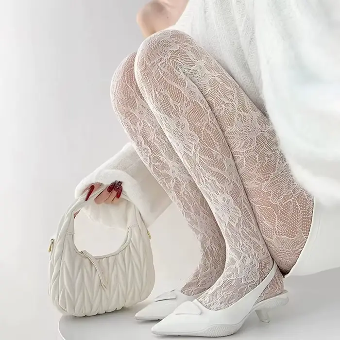 Chaussettes blanches femmes Sexy bas résille Femme été mince fleur maille collants élastique minceur