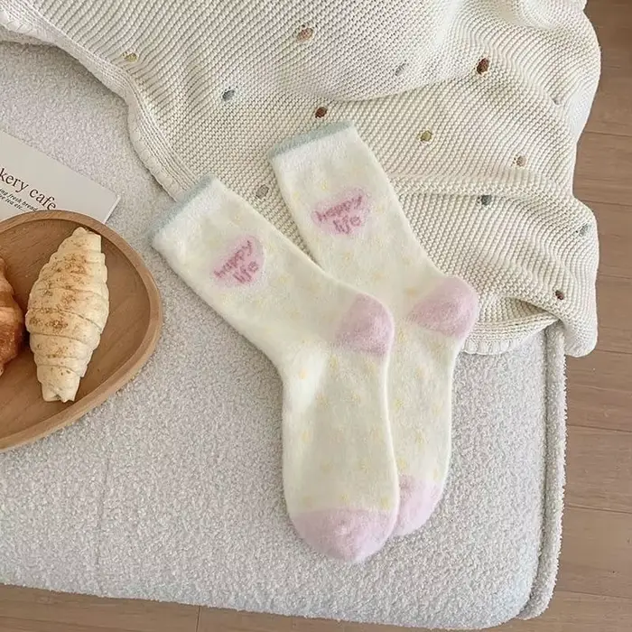 Chaussettes en laine épaissie pour femme, chiot rose, mignon, doux, automne, hiver, filles, Harajuku