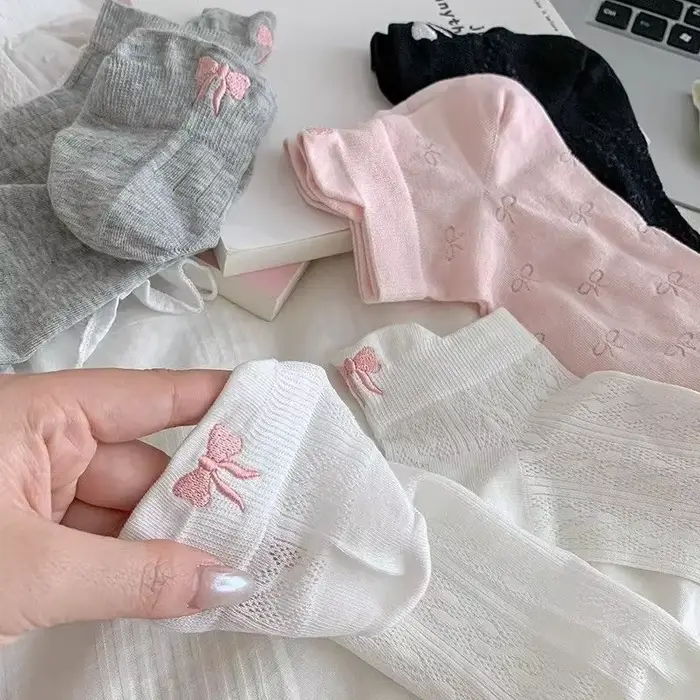 Chaussettes courtes d'été avec nœud papillon brodé, Harajuku, mignonnes Lolita décontractées et amusantes, chaussettes tubulaires respirantes pour printemps et été