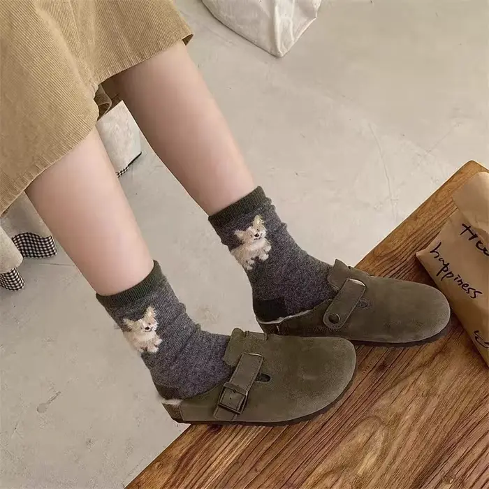 Chaussettes hautes à motif de chiot floqué pour l'automne et l'hiver, chaussettes douces et chaudes 