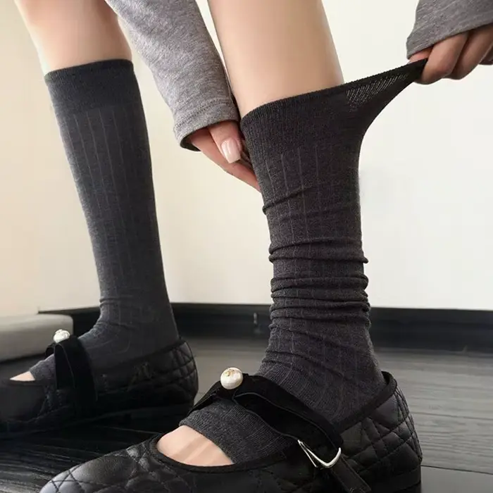 Chaussettes à rayures verticales pour femmes, gris, noir, blanc, mollet slim, en coton, absorbant la