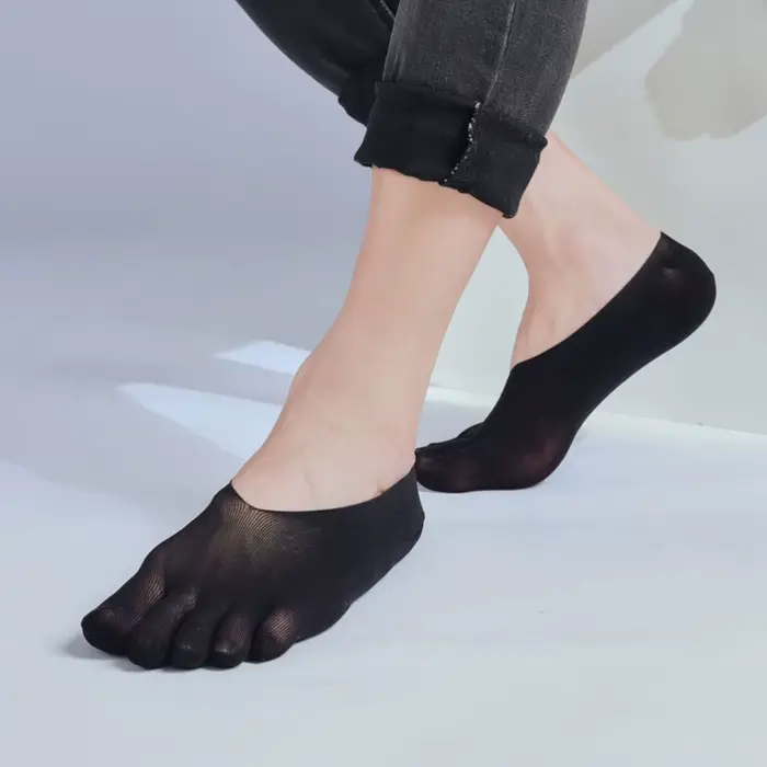 Chaussettes décontractées transparentes pour hommes à cinq doigts, ultra-fines, en maille, courtes, 