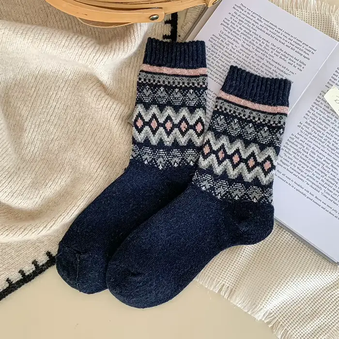 Chaussettes rétro pour femmes, nouvelles nouveautés tendance pour filles, chaussettes épaisses décon