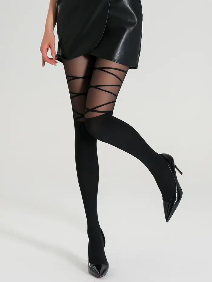 Une paire de collants rayés élégants pour femmes avec sangle de cuisse