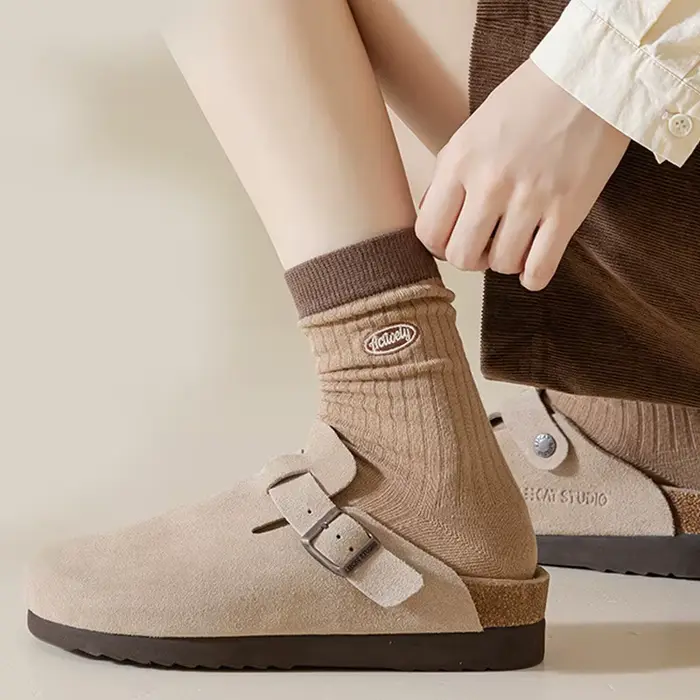 5 paires de chaussettes pour femmes, système de couleurs Maillard, chaussettes de sport Vintage amusantes à la mode, chaussettes tendance de sport, automne et hiver