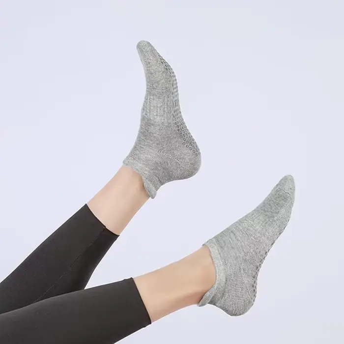 1 paire de chaussettes de Pilates à double grip antidérapant pour le yoga et le sport
