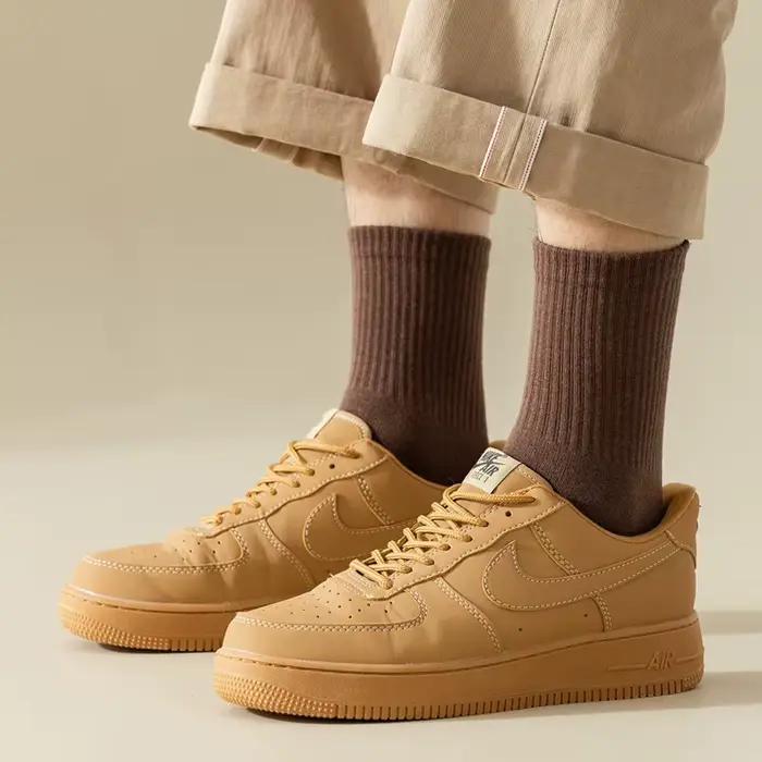 Chaussettes pour hommes rétro couleur unie café blanc kaki Beige