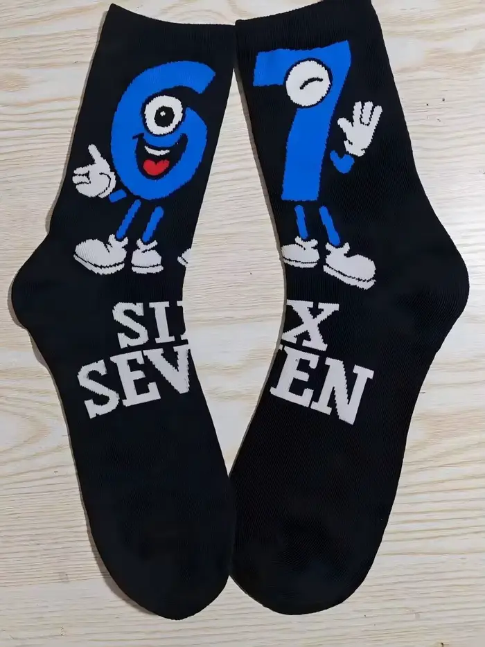 Nouvelle Arrivée Transfrontalière 67 Chaussettes mi-mollet pour hommes à motifs de dessins animés et