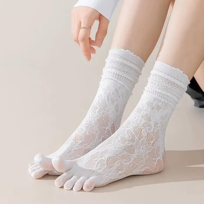Chaussettes Tabi japonaises tendance pour femmes, chaussettes d'été sexy en dentelle à deux doigts, chaussettes Tabi transparentes respirantes en maille unie