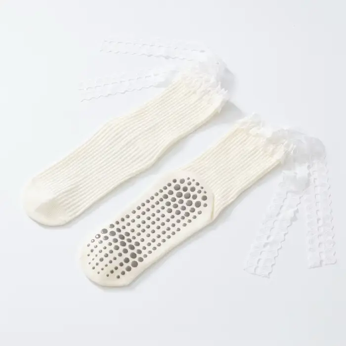 Sweety dentelle-bord sangles Yoga Pilates chaussettes pour femmes anti-dérapant sol sport mollet cha