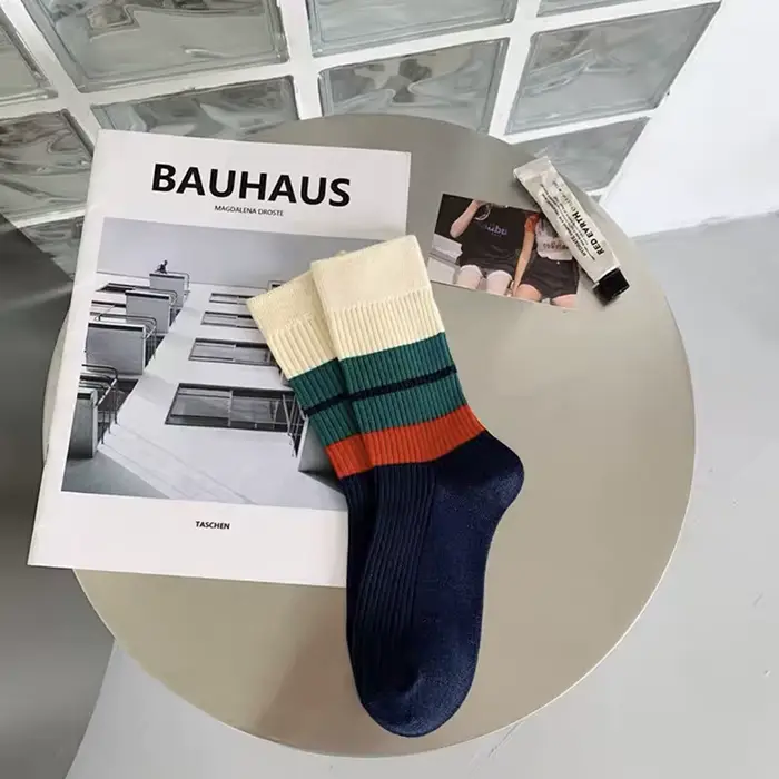 Chaussettes mi-tube rayées en coton respirant pour femmes, chaussettes mignonnes, hip hop, planche à
