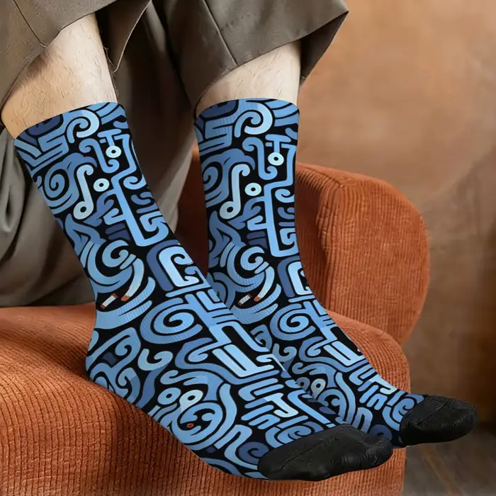 Chaussettes mi-mollet à lignes abstraites bleues et noires, style psychédélique Deep Sea, chaussettes tendance, confortables et respirantes pour les promenades sur la plage