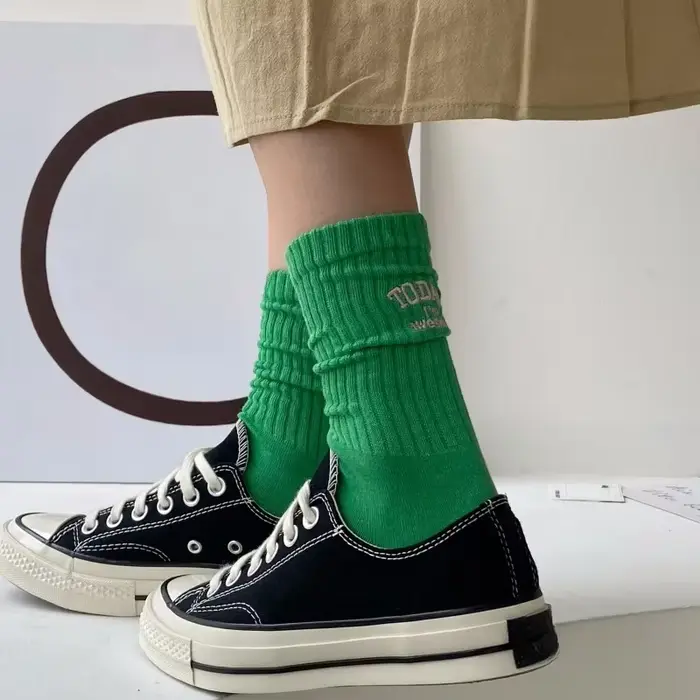 Chaussettes mi-tube en coton avec lettre brodée pour hommes et femmes, chaussettes drôles, chaussett