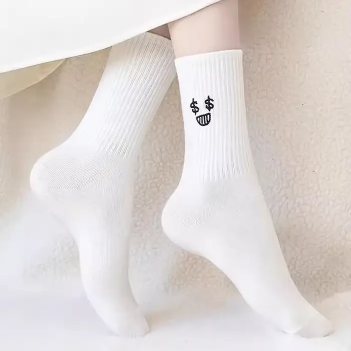5 paires d'expressions émotionnelles mignonnes chaussettes chaudes pour femmes blanc Kawaii bas brodés