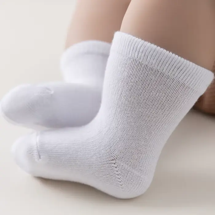 Nouvelles chaussettes décontractées blanches pour enfants