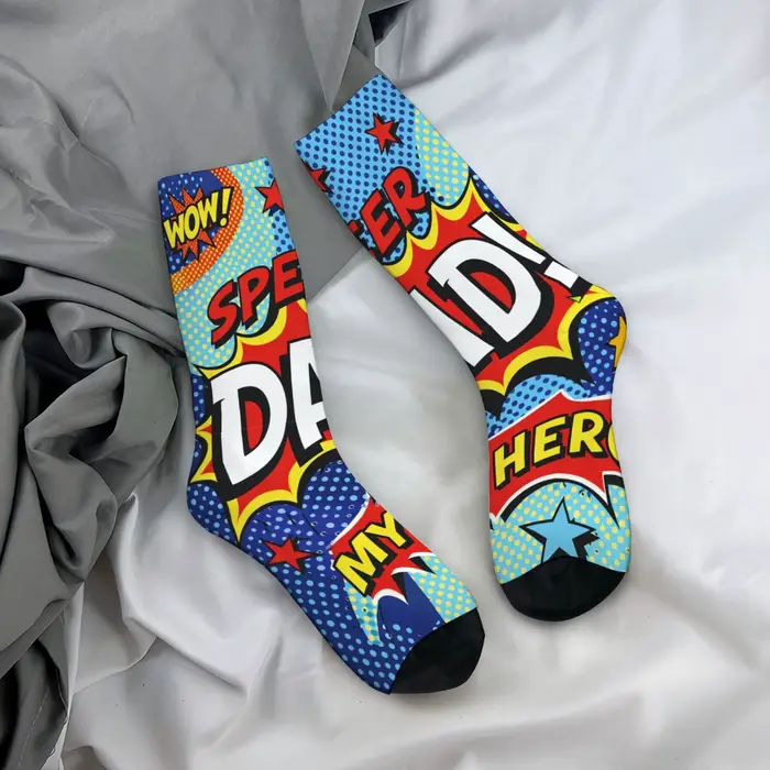 1 paire de chaussettes fantaisie imprimées « Super Dad, My Hero » pour la maison, les loisirs en ext