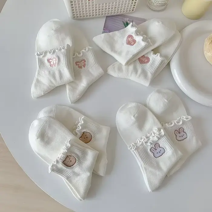 Chaussettes avec froufrous pour femmes