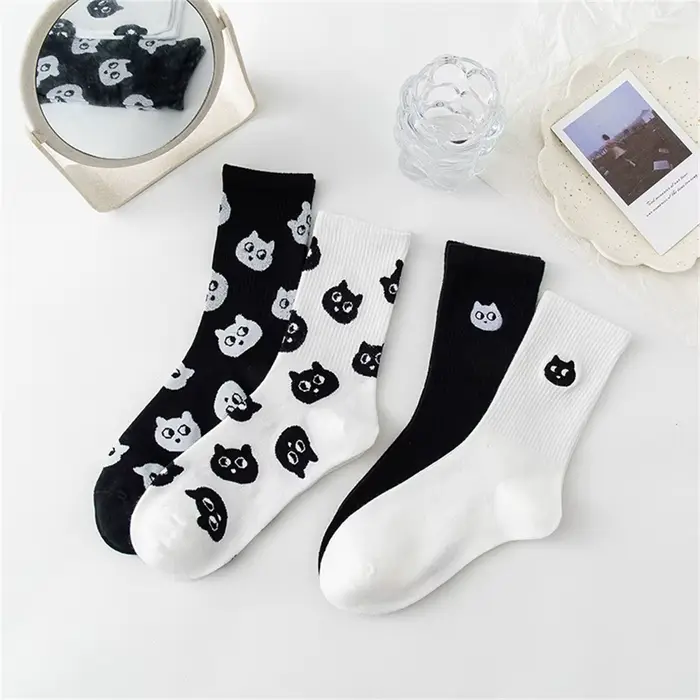 Chaussettes chat mignon noir blanc pour femmes, joli chaton décontracté, cadeau de noël, livraison directe, nouvelle collection