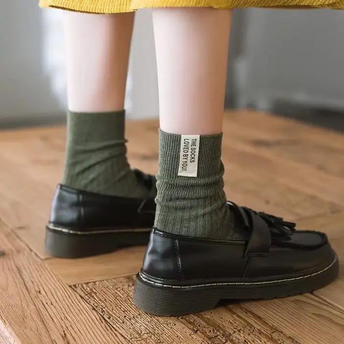 Chaussettes hautes pour filles du lycée, mode japonaise et coréenne, couleur unie, blanc, kaki, Beige, chaussettes amples, tricotées en coton, longues pour femmes