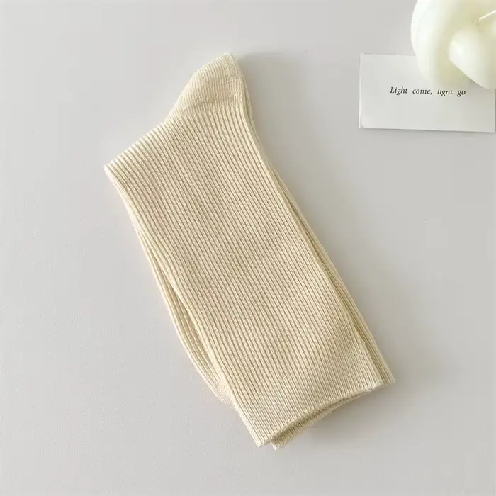 Nouvelles chaussettes pour femmes respirant plaine basique Simple filles équipage chaussettes amples
