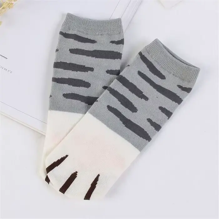 Chaussettes en coton Kawaii pour femmes, chaussettes courtes à la cheville avec des chats mignons, d