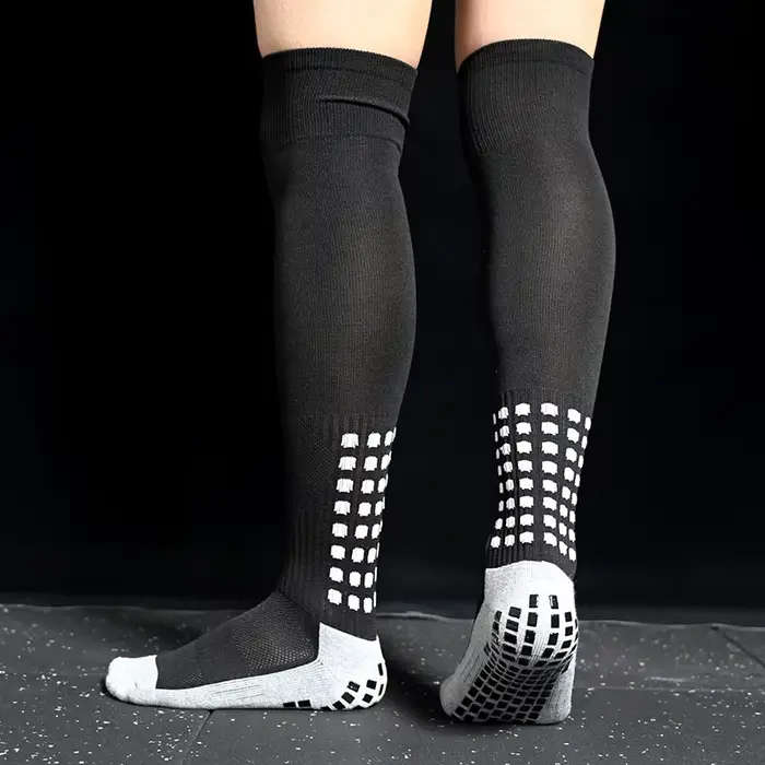 Nouvelles chaussettes de Football longues Silicone ventouse poignée anti-dérapant chaussettes de Foo