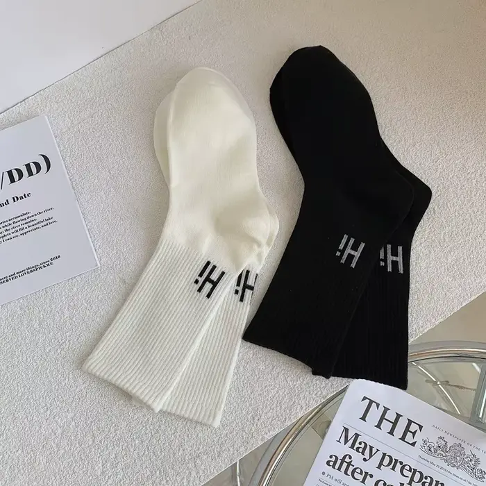 Chaussettes mi-tube en coton pour femmes