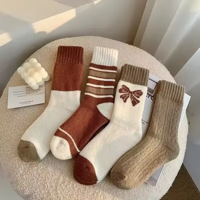 4 paires de chaussettes en cachemire pour femmes, automne et hiver, chaussettes mi-tube épaisses en 