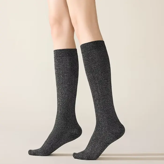 Chaussettes hautes pour femmes, polyvalentes, tendance, fil métallique brillant, Lurex, mignonnes, a