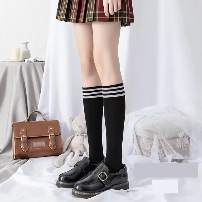 Chaussettes hautes pour femmes, chaussettes hautes à rayures solides, amincissantes, confortables