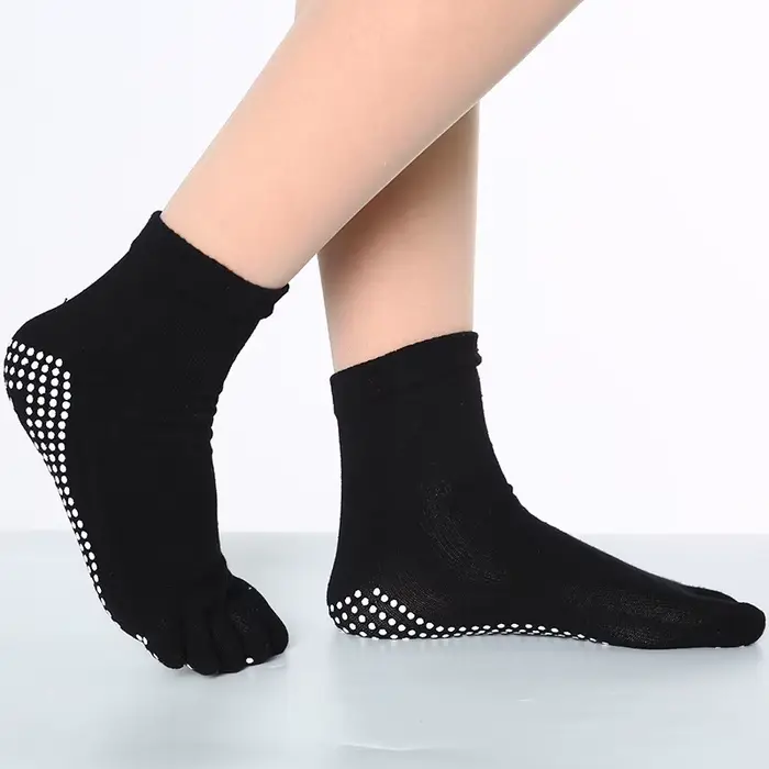 Chaussettes de Pilates respirantes pour femmes, chaussettes de Yoga antidérapantes en Silicone à cin