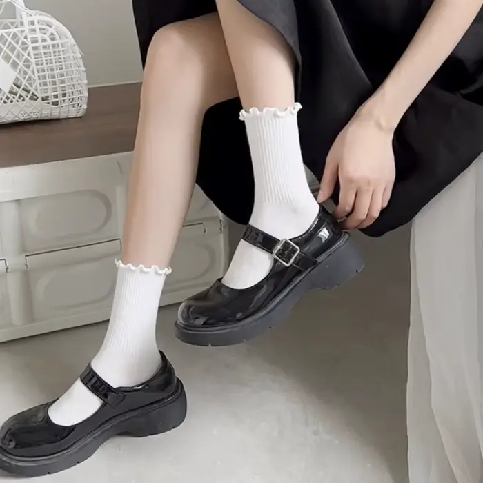 Chaussettes mi-mollet à volants pour femmes