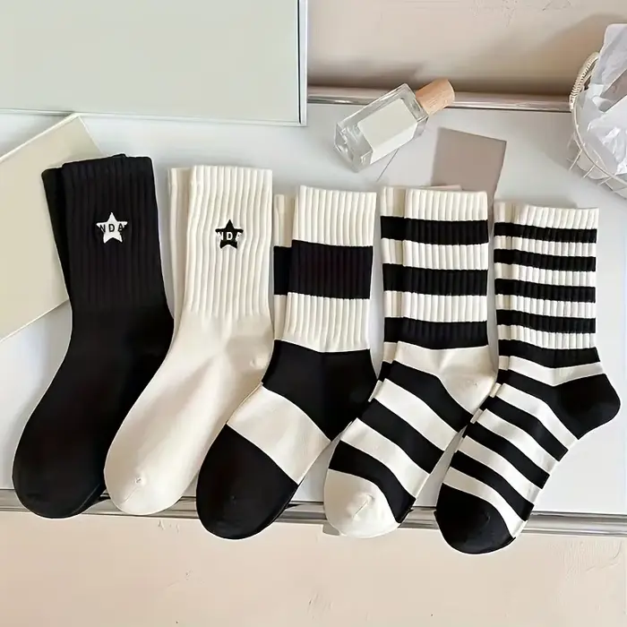 5 paires de chaussettes rayées noires et blanches pour femmes, ensemble de chaussettes de sport en c